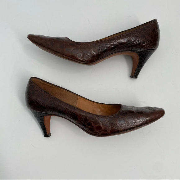 Vintage Designer Collection Brown Leather Short Heels - Picture 8 of 16